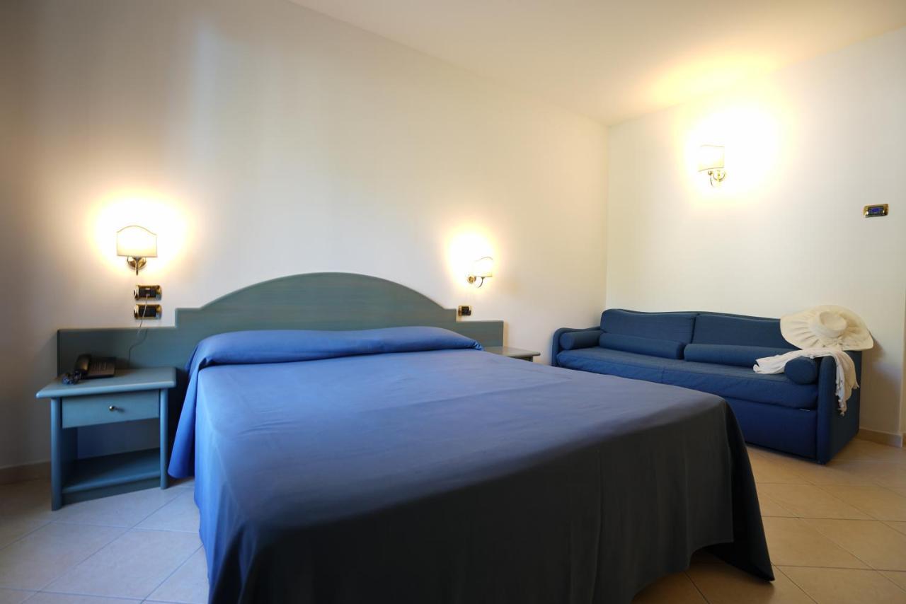 Hotel Scoglio Del Leone Zambrone Exteriör bild