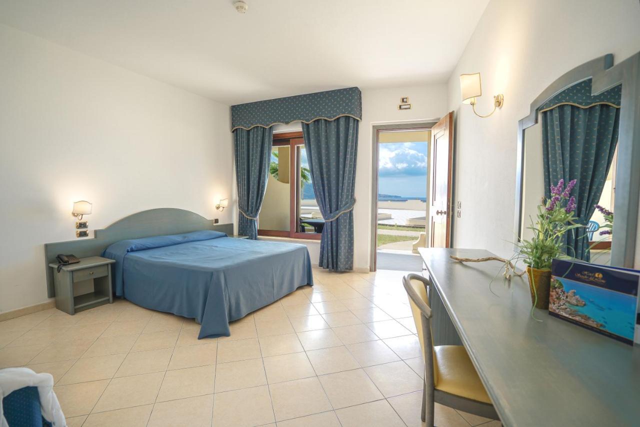 Hotel Scoglio Del Leone Zambrone Exteriör bild