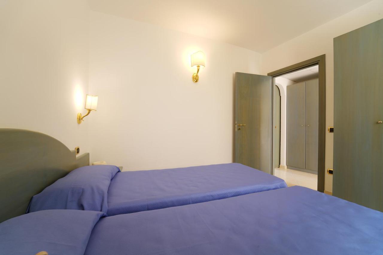 Hotel Scoglio Del Leone Zambrone Exteriör bild