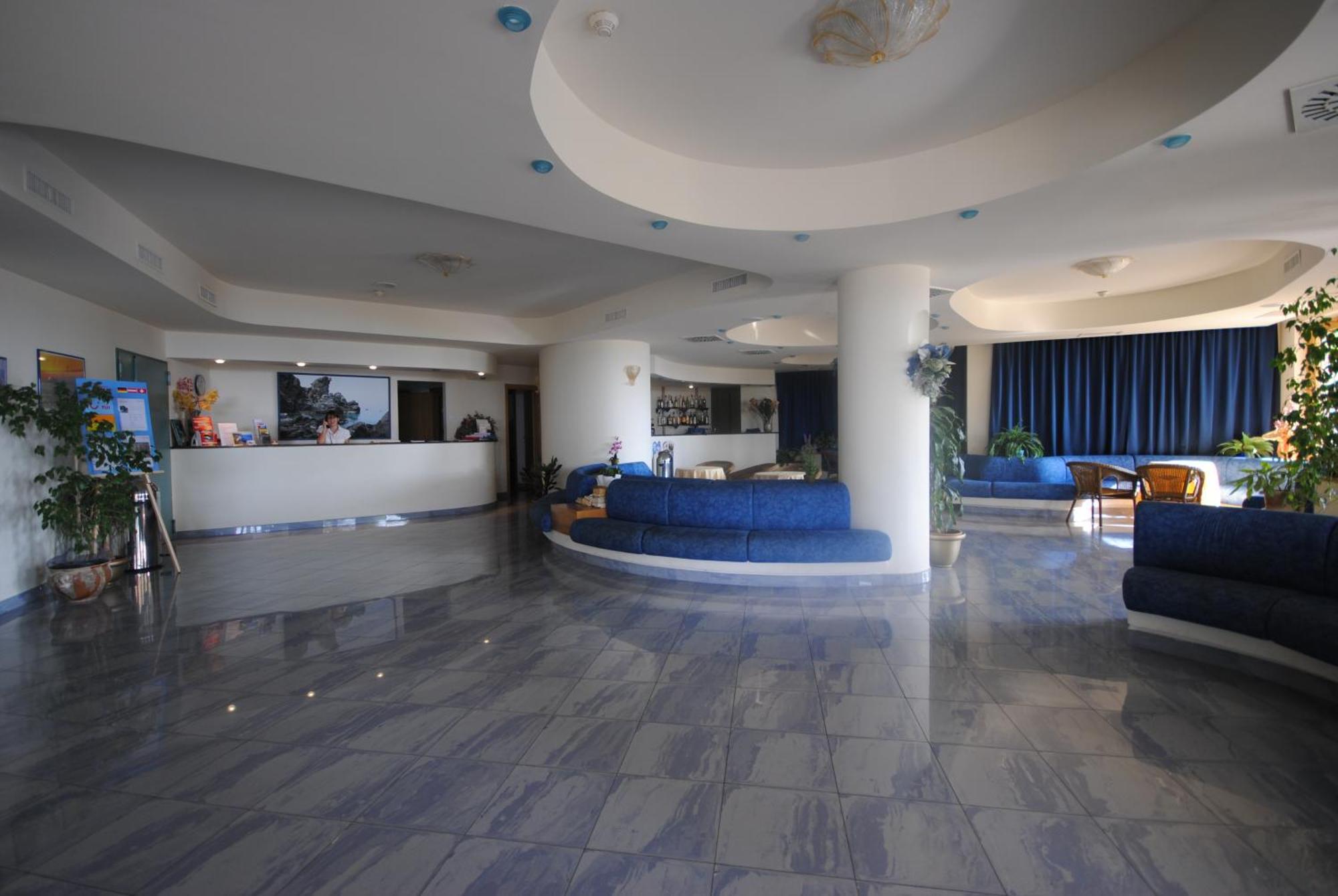 Hotel Scoglio Del Leone Zambrone Exteriör bild