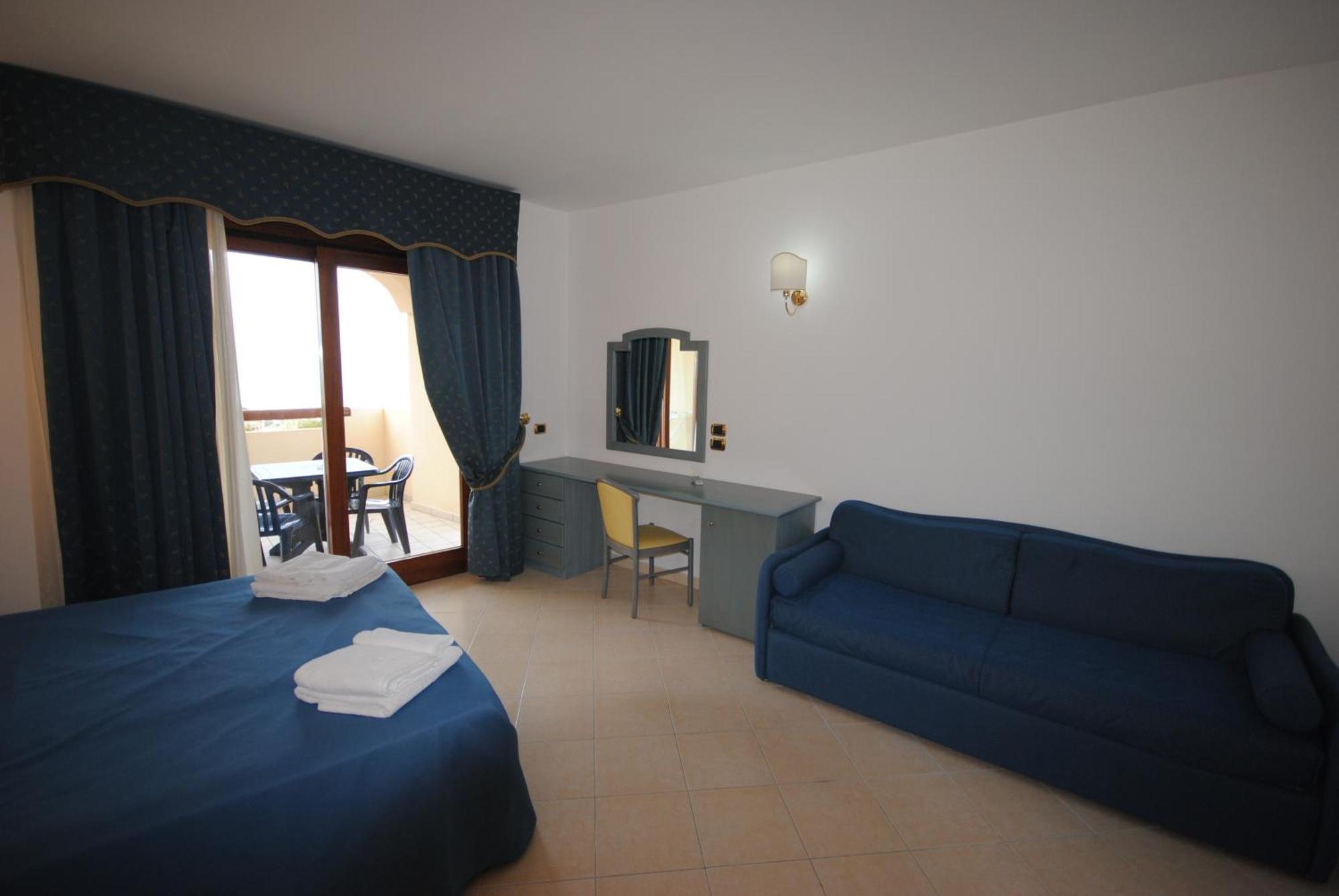 Hotel Scoglio Del Leone Zambrone Exteriör bild