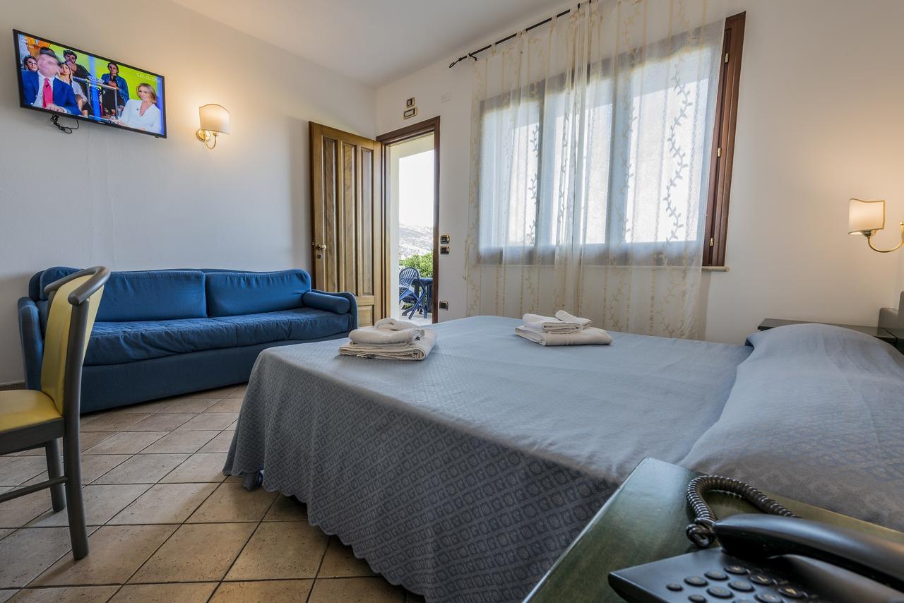 Hotel Scoglio Del Leone Zambrone Exteriör bild